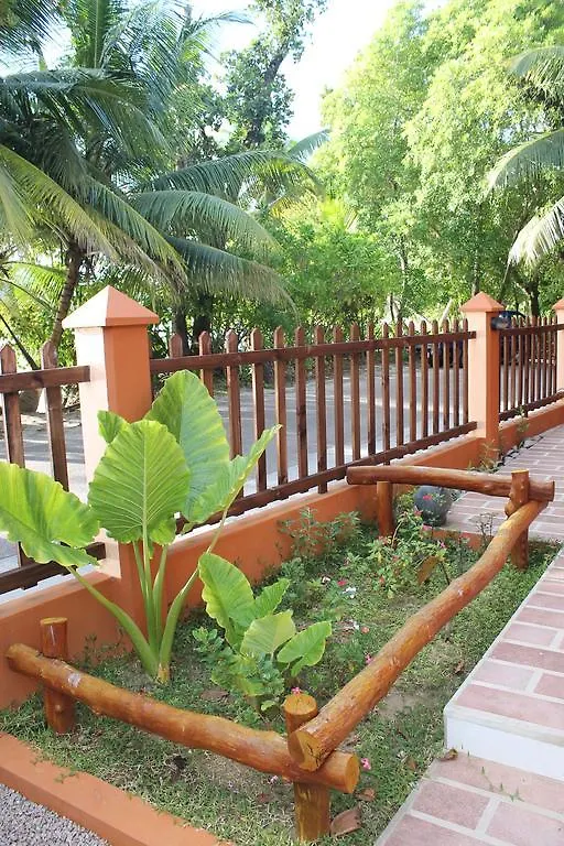 Green Blue Beach House Baie Lazare  Apartment